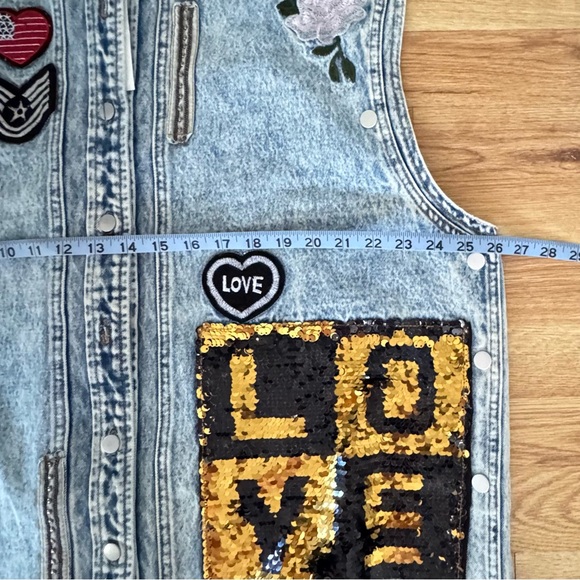 POL Blue Denim oversized Vest with Heart Patch LOVE sequins - Picture 8 of 17